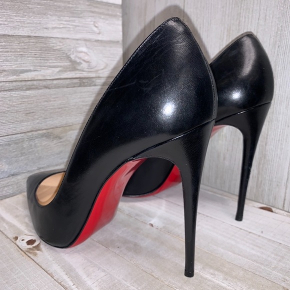 Christian Louboutin - Picture 4 of 8
